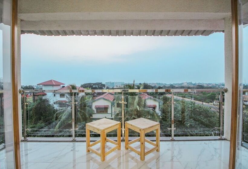 Oyo 10296 Home Sunset View 3bhk Dona Paula