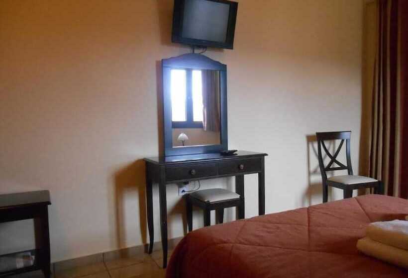 פנסיון Amadriades