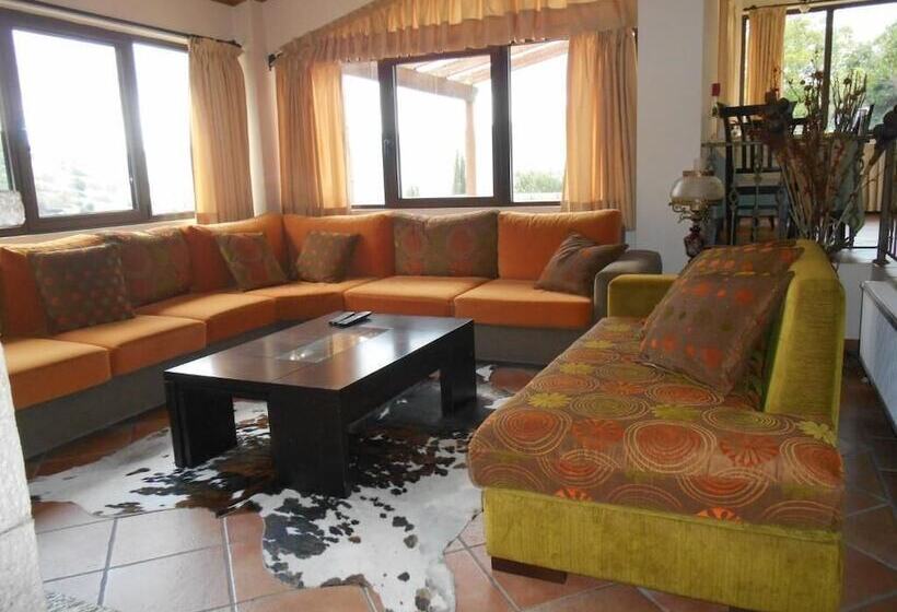 פנסיון Amadriades