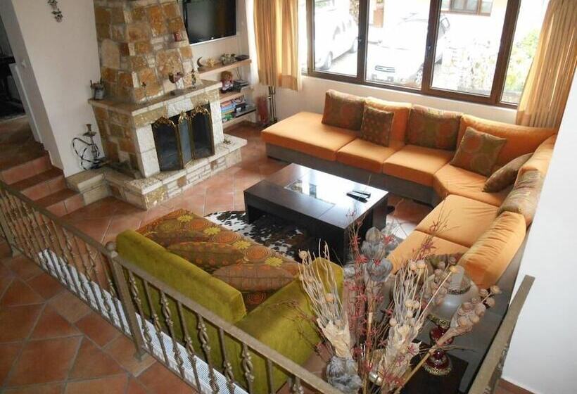 פנסיון Amadriades