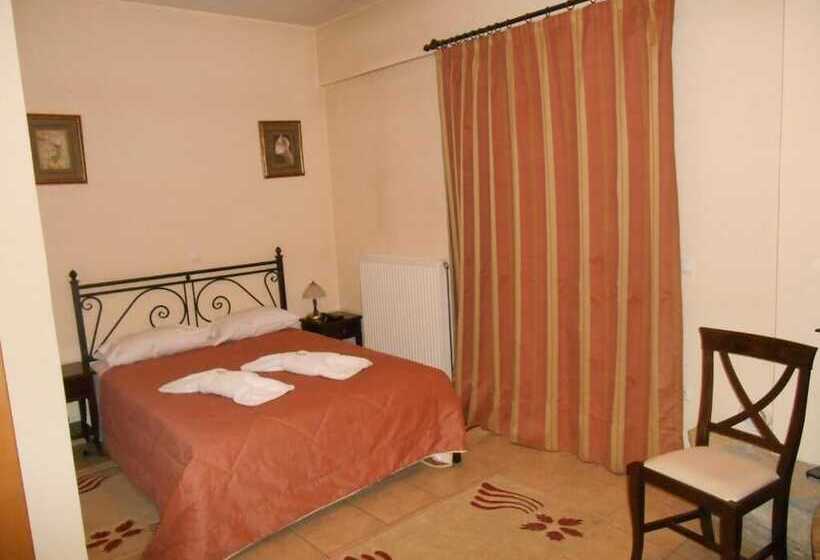 פנסיון Amadriades