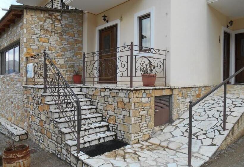 פנסיון Amadriades