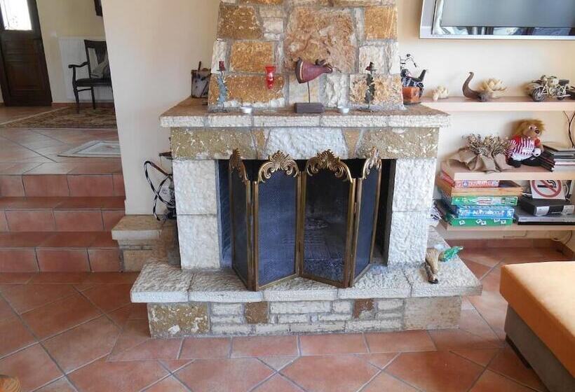 פנסיון Amadriades