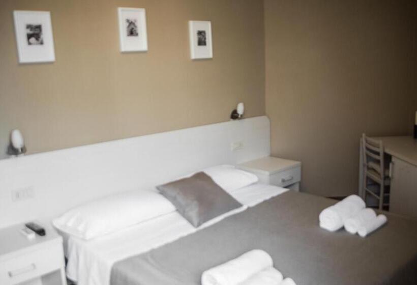 פנסיון Anna Guest House