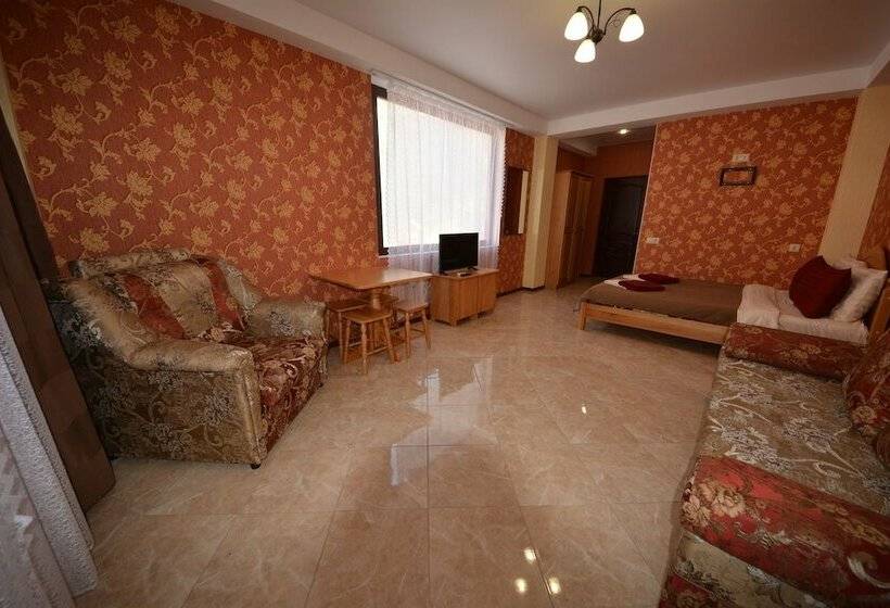 פנסיון Guest House Irina