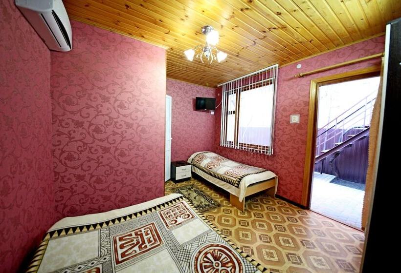 پانسیون Guest House On Chernomorskaya Ulitsa