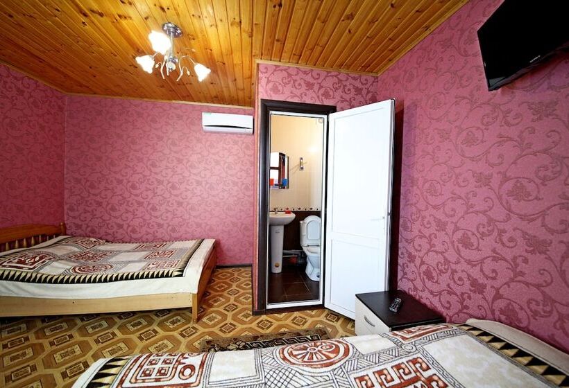 پانسیون Guest House On Chernomorskaya Ulitsa