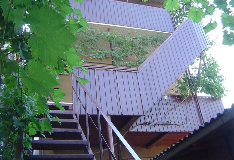 پانسیون Guest House On Chernomorskaya Ulitsa