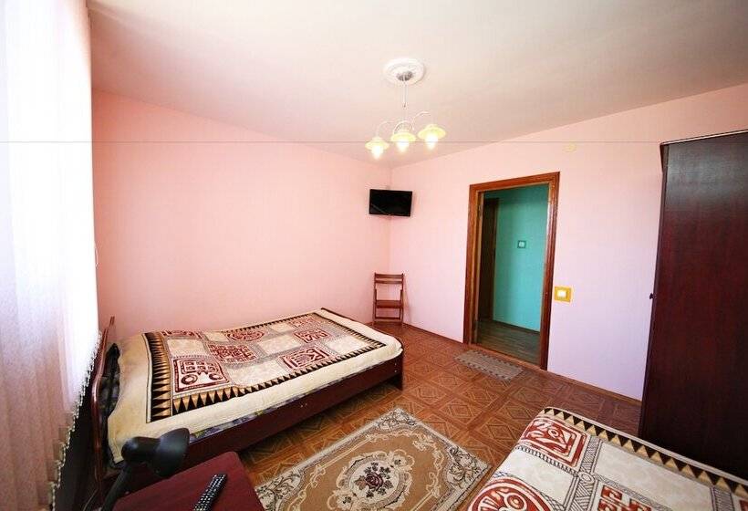 پانسیون Guest House On Chernomorskaya Ulitsa