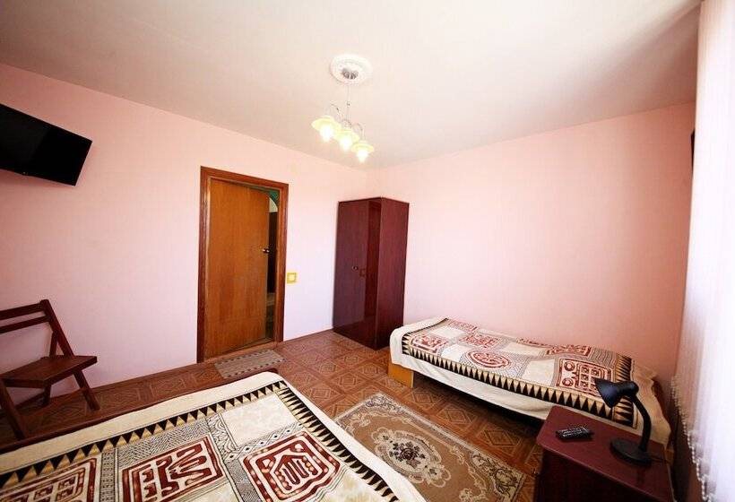 پانسیون Guest House On Chernomorskaya Ulitsa