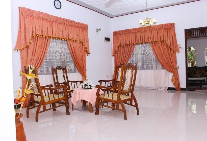 بنسيون Wonderland Mirissa Lucky Guest Home