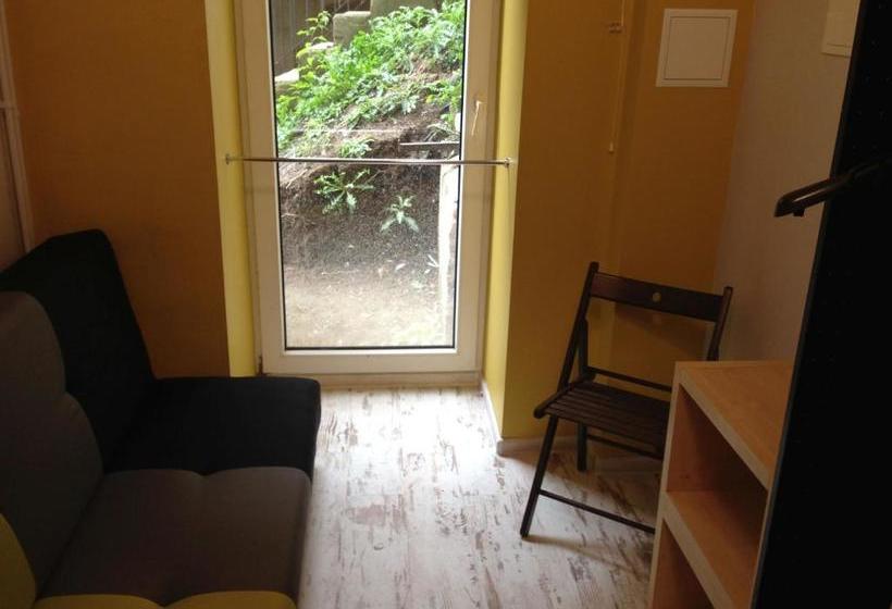 پانسیون Tenement House