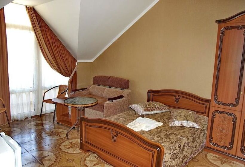 پانسیون Tikhaya Gavan Guest House