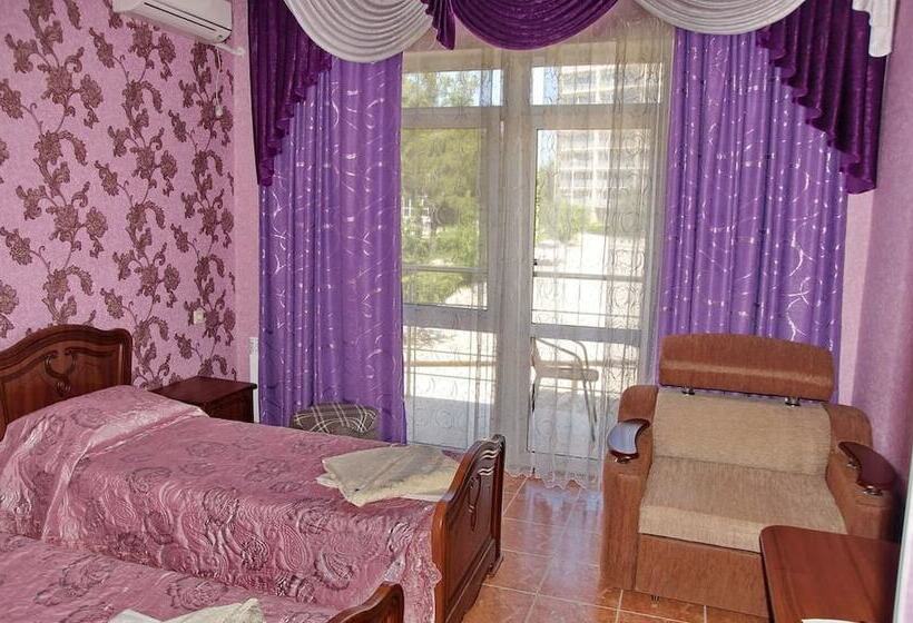 پانسیون Tikhaya Gavan Guest House