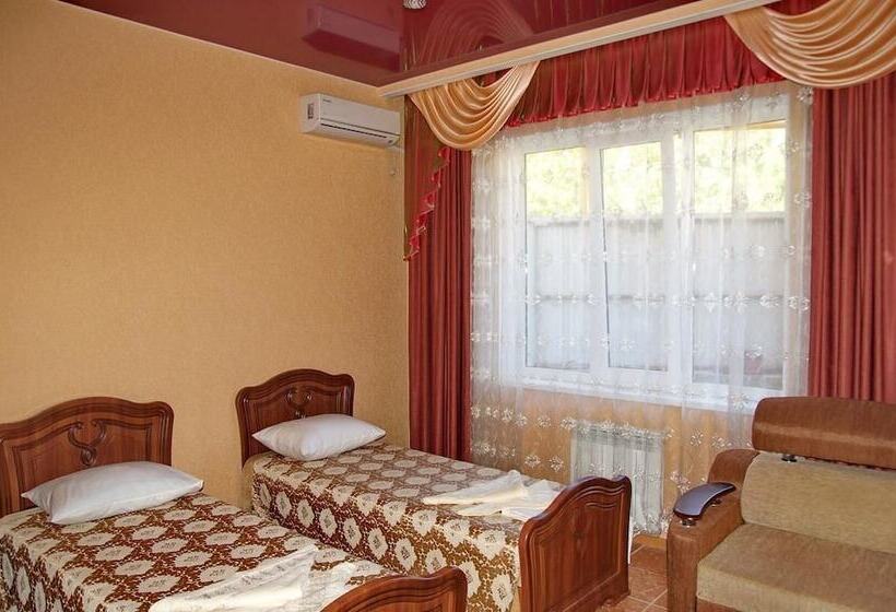 پانسیون Tikhaya Gavan Guest House