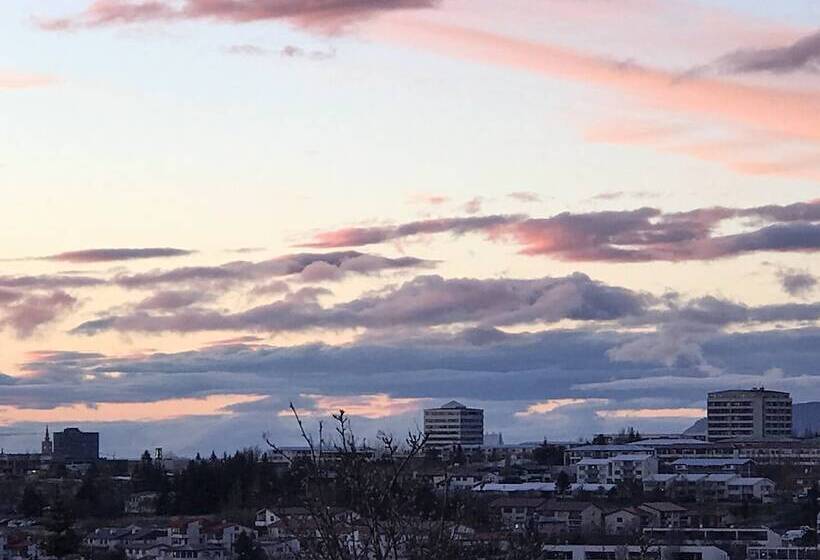 Iceland Sjf Villa, Hot Tub & Outdoor Sauna Amazing Mountains And City View Over Reykjavík