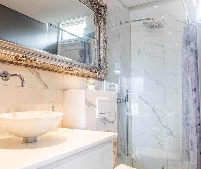 Iceland Sjf Villa, Hot Tub & Outdoor Sauna Amazing Mountains And City View Over Reykjavík