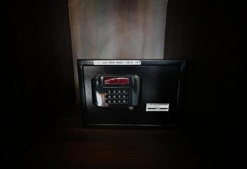 Sunset & Waves Resort