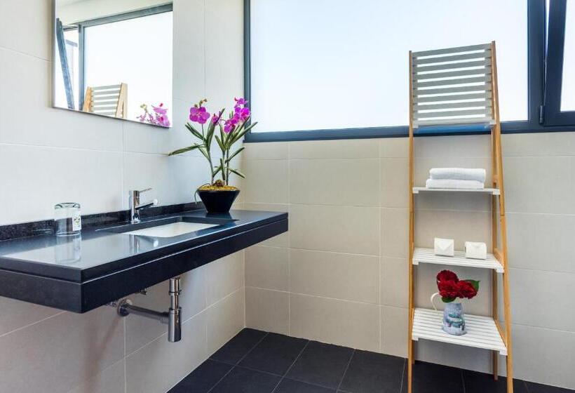 Villa Enjoy   By Lovelystay