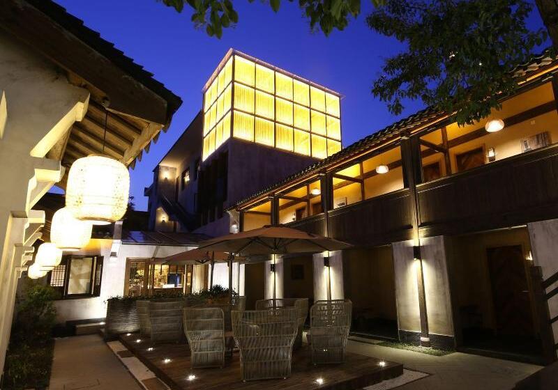 Floral Hotel · Yuexiang Inn Wuzhen