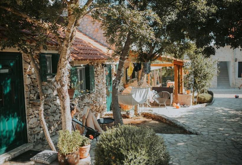 مبيت وإفطار Kalpic Suites & Villa