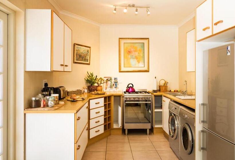 تختخواب و صبحانه Cornerway House