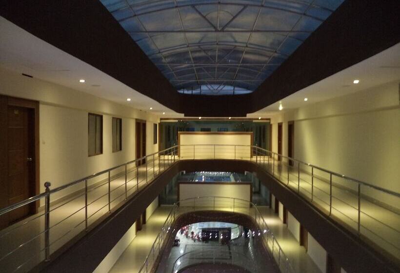 فندق Castle International Premium