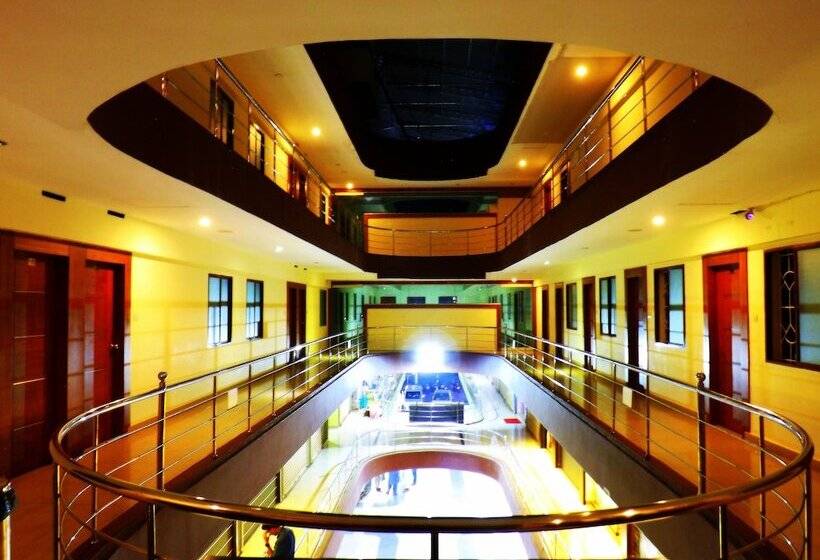 فندق Castle International Premium