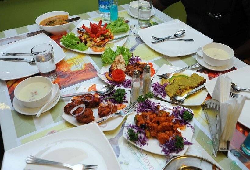 فندق Castle International Premium