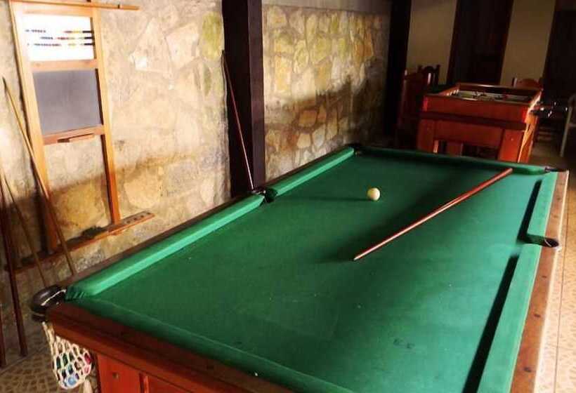 פונדק Pousada Das Flores