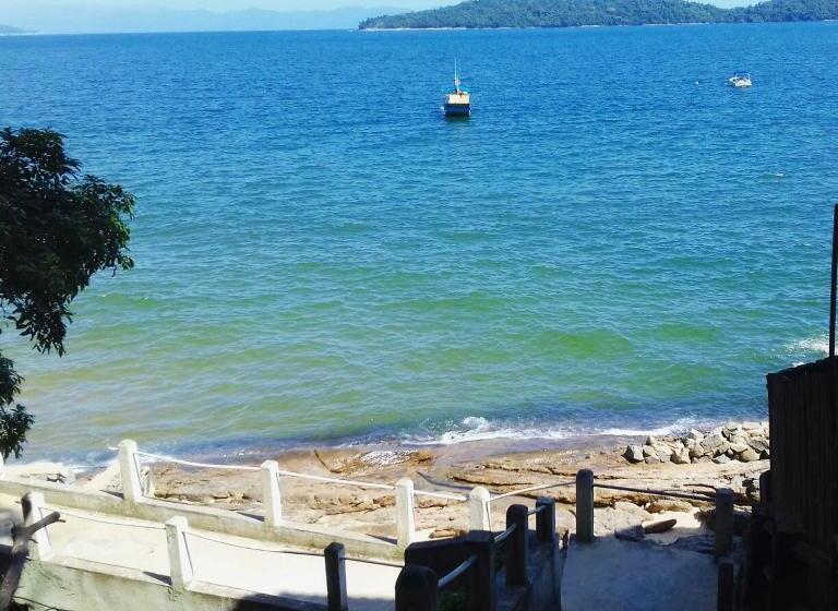 פונדק Pousada Das Flores