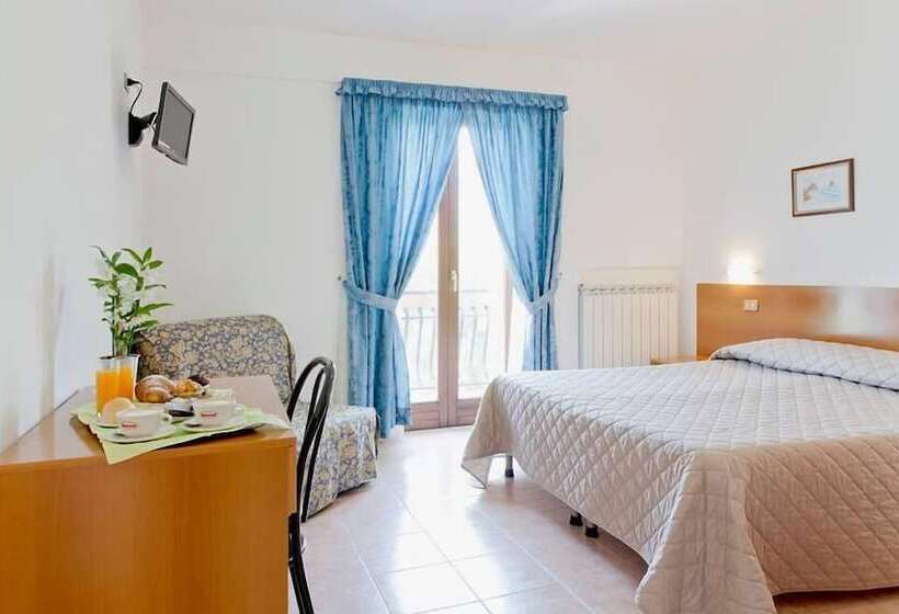 هتل Albergo Della Corte