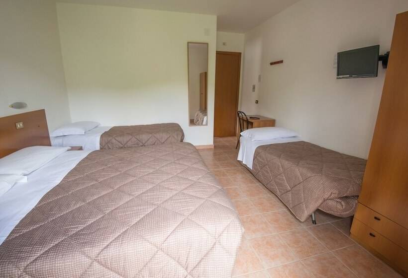 هتل Albergo Della Corte