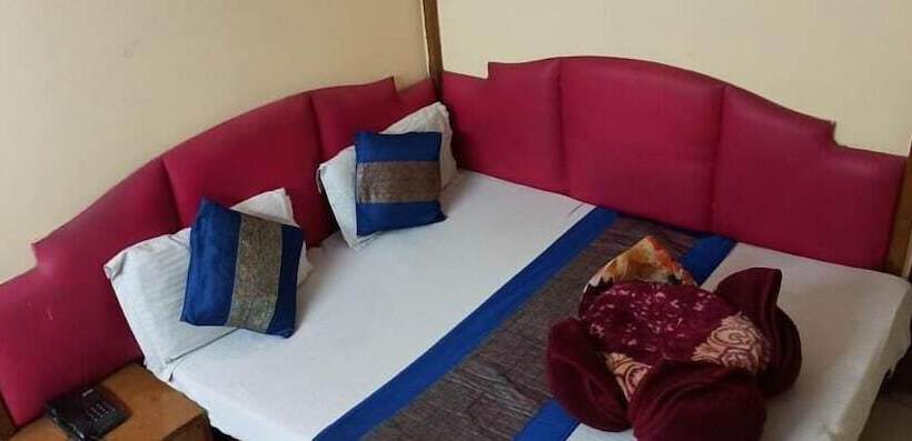 Отель Delhi Regency