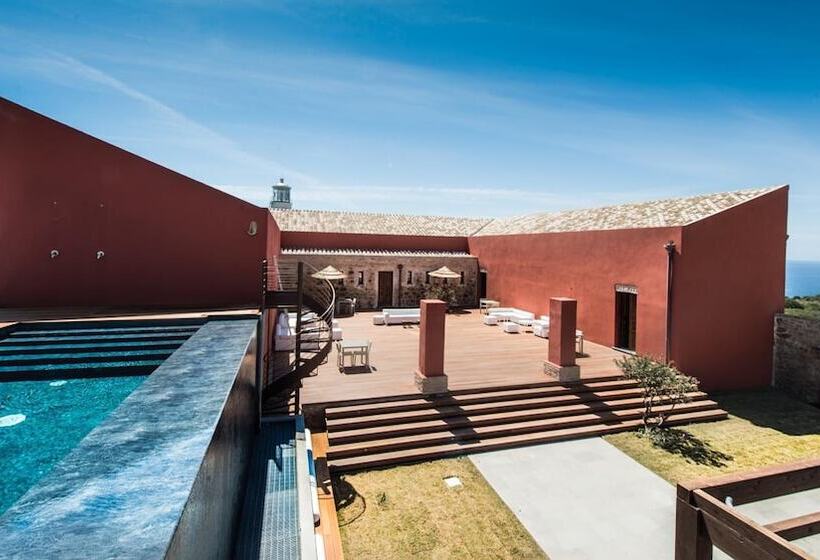 בית מלון כפרי Faro Capo Spartivento