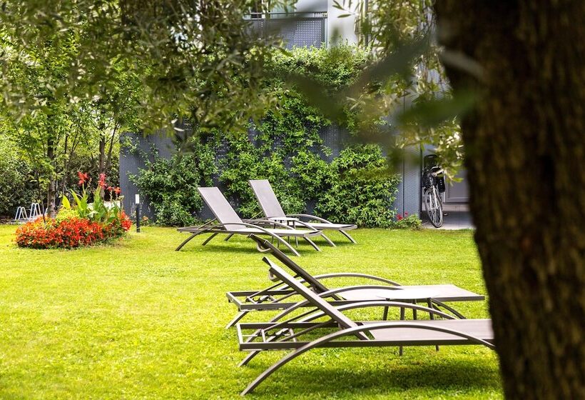 Отель Garda Life