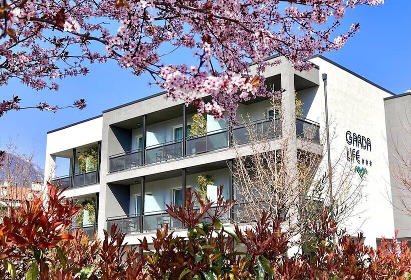 Отель Garda Life