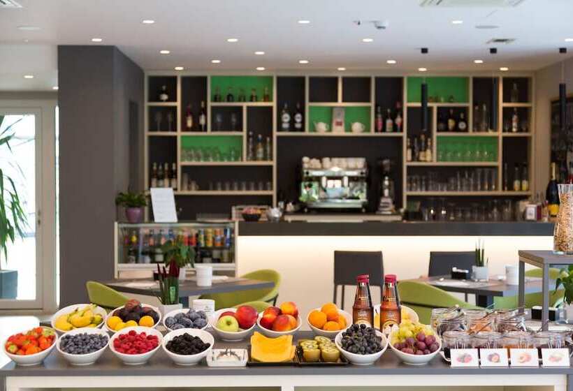 Отель Garda Life