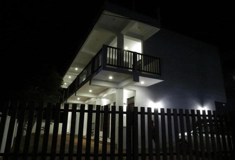 فندق Sailors Mirissa