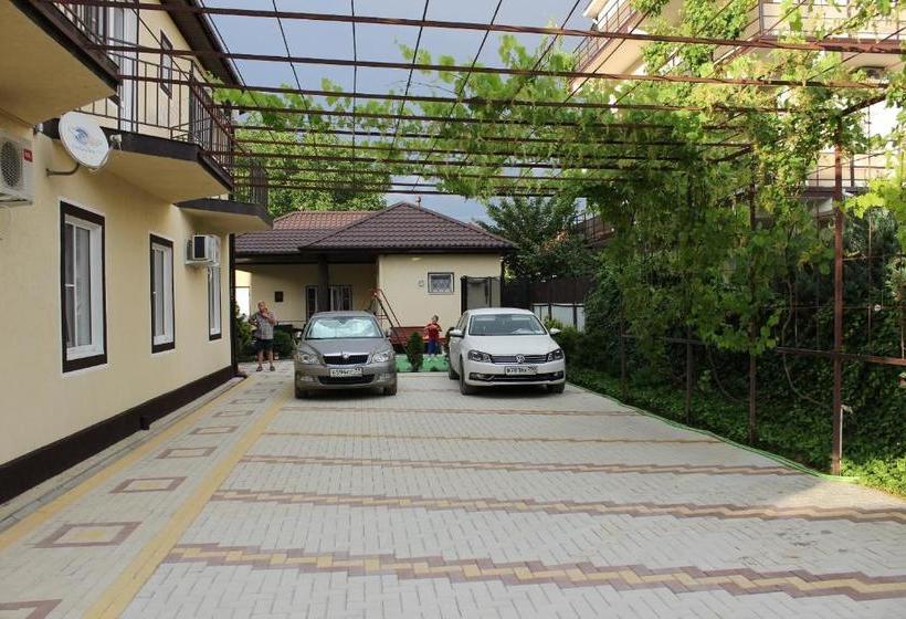 هتل Solnechiy Briz