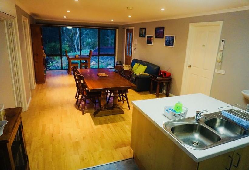 Отель Southern Anchorage Retreat