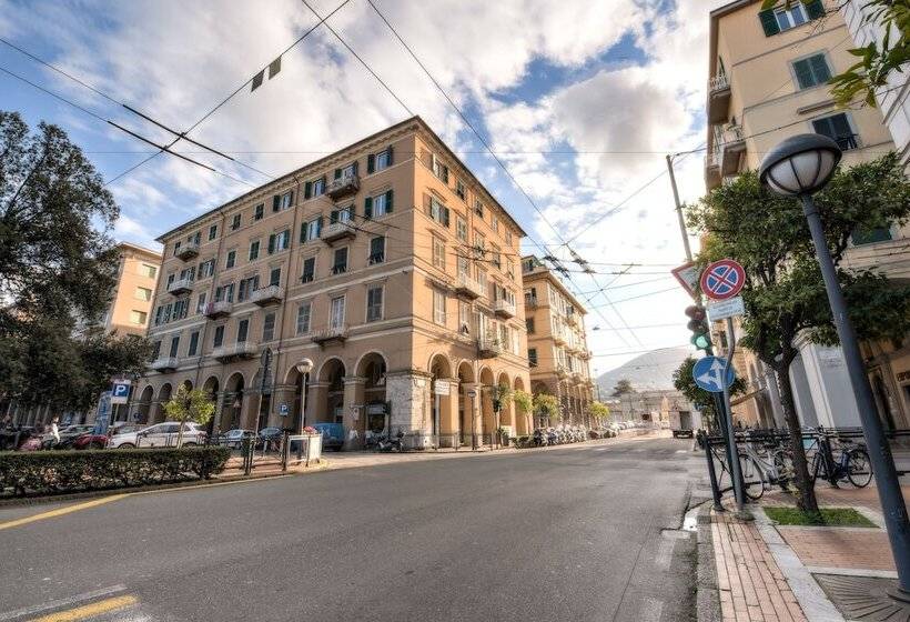 پانسیون La Spezia By The First  Luxury Rooms & Suites