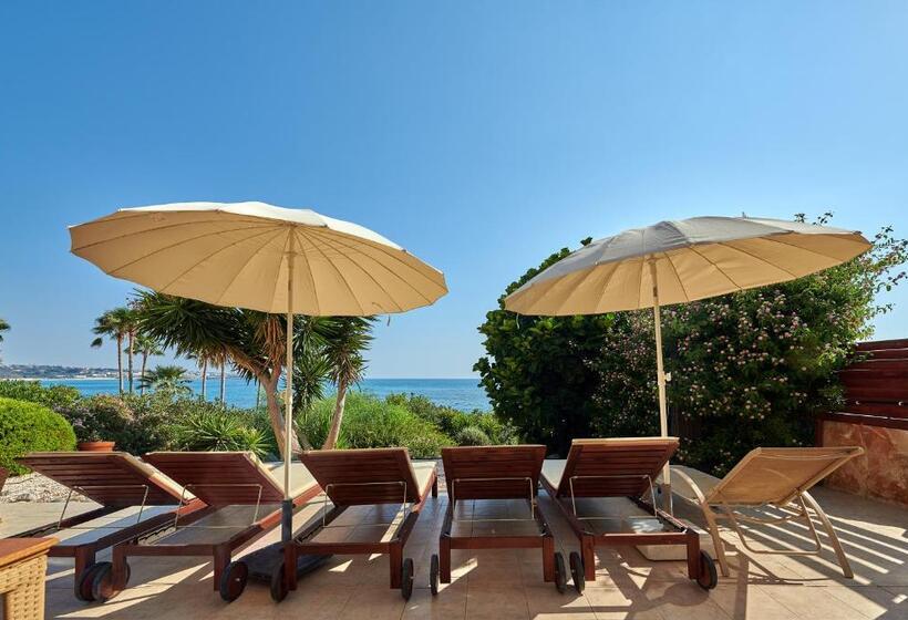 Villa Azura Sunrise By Ezoria Villas