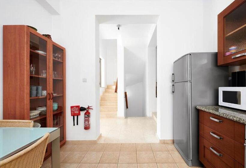 Villa Azura Sunrise By Ezoria Villas