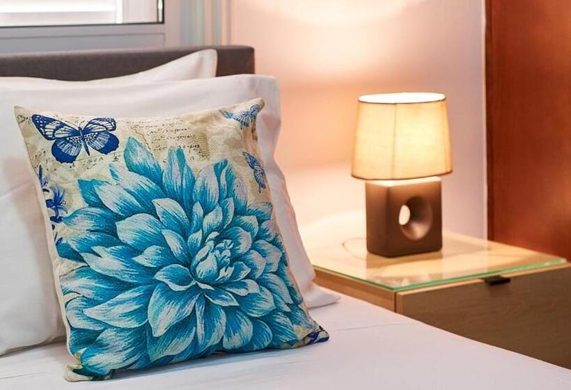 Villa Azura Sunrise By Ezoria Villas