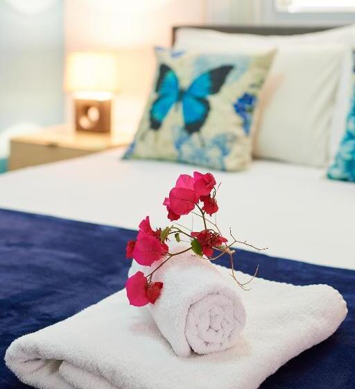 Villa Azura Sunrise By Ezoria Villas