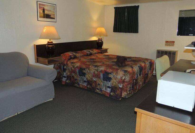 100 Mile Motel & Rv Park