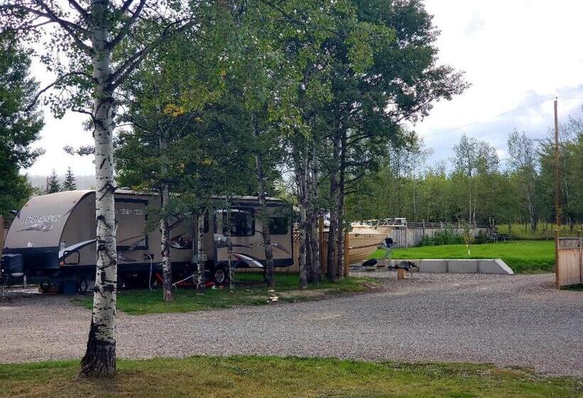100 Mile Motel & Rv Park