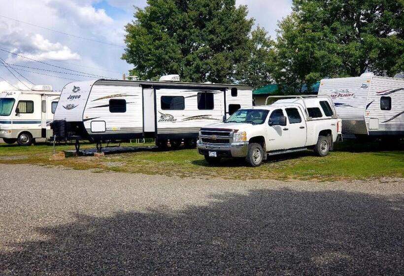 100 Mile Motel & Rv Park