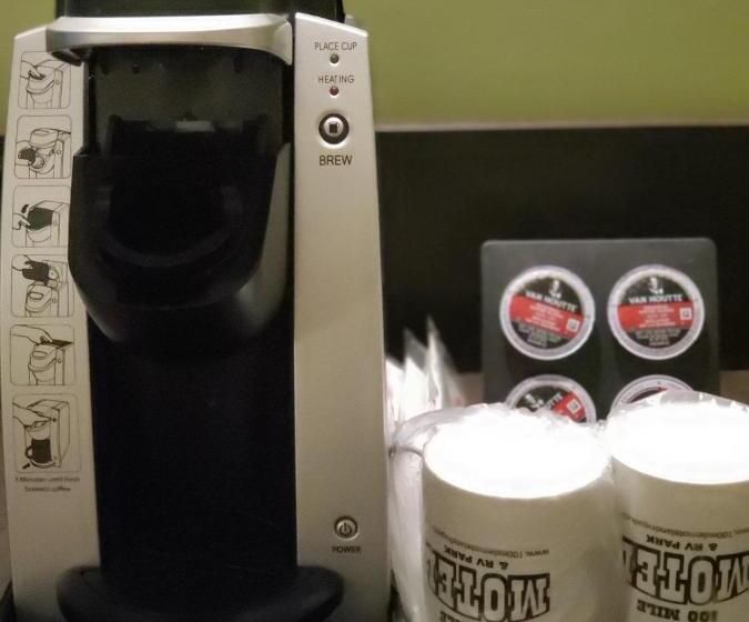 100 Mile Motel & Rv Park